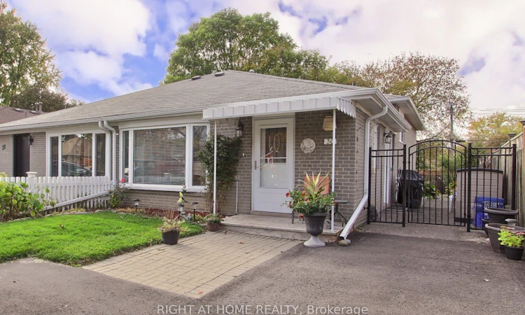 30 Kitimat Crescent