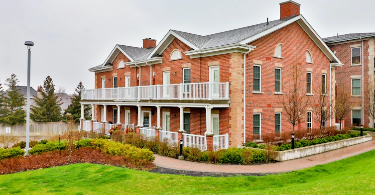 211-10360 Islington Avenue, Vaughan, ON, L0J 1C0