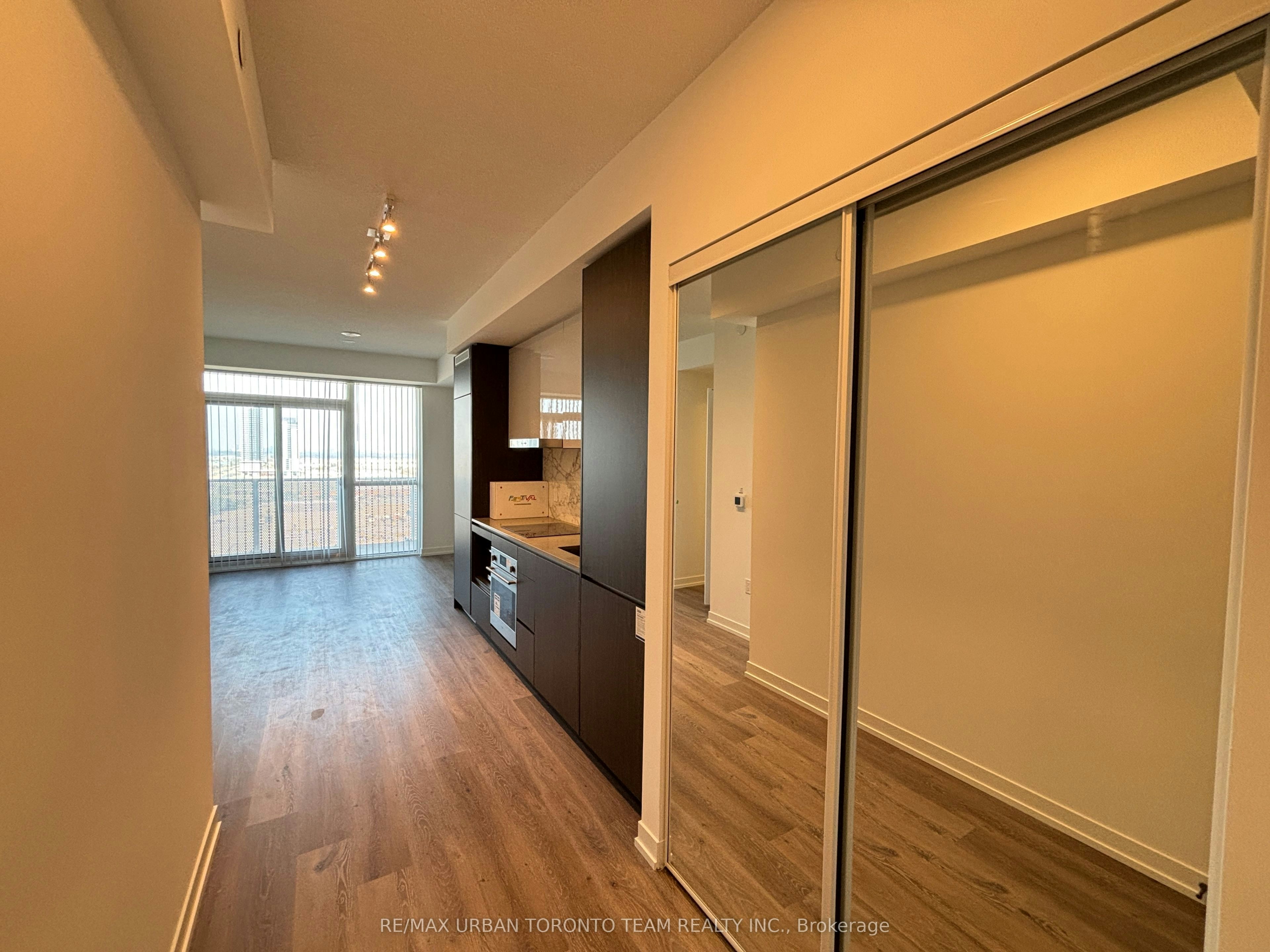 2008-28 Interchange Way, Vaughan, ON, L4K 0P8 - 2