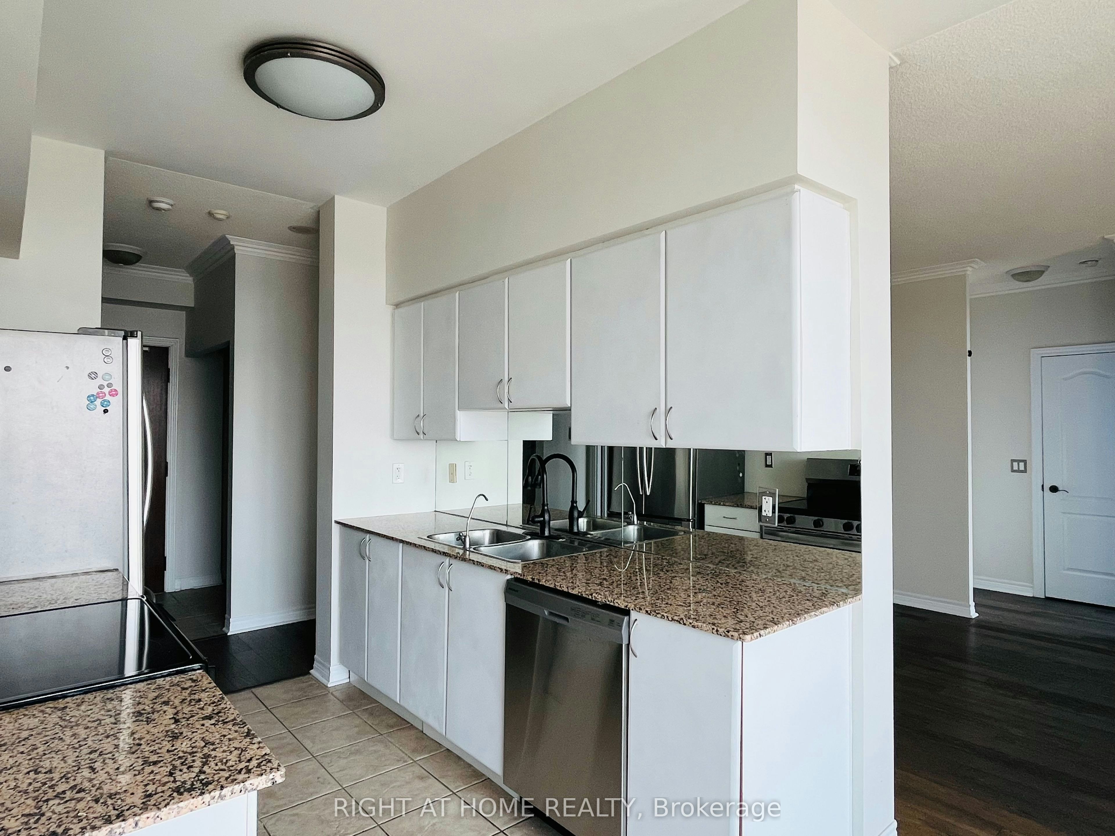 LPH209-15 North Park Road, Vaughan, ON, L4J 0A1 - 11