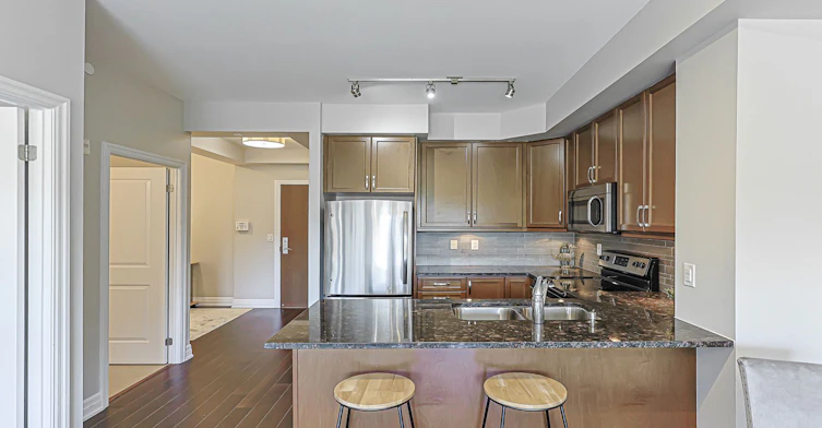 210-111 Civic Square Gate, Aurora, ON, L4G 0S6 - 16