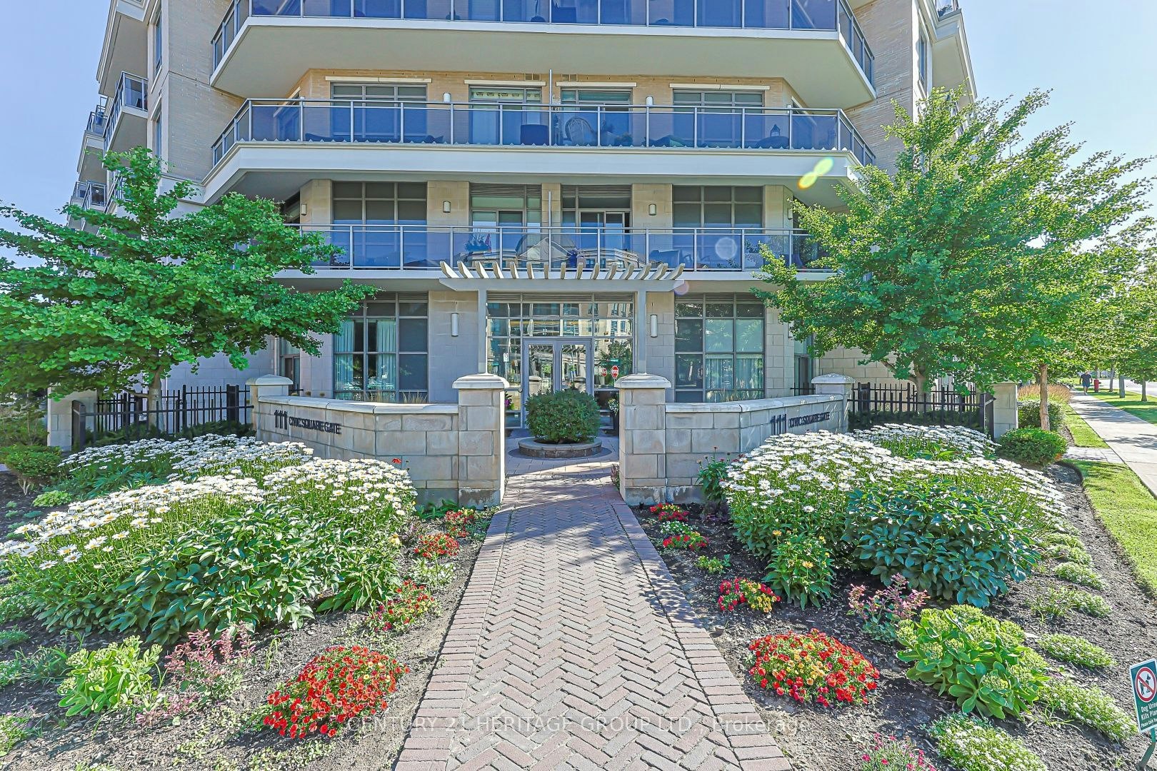 210-111 Civic Square Gate, Aurora, ON, L4G 0S6 - 3