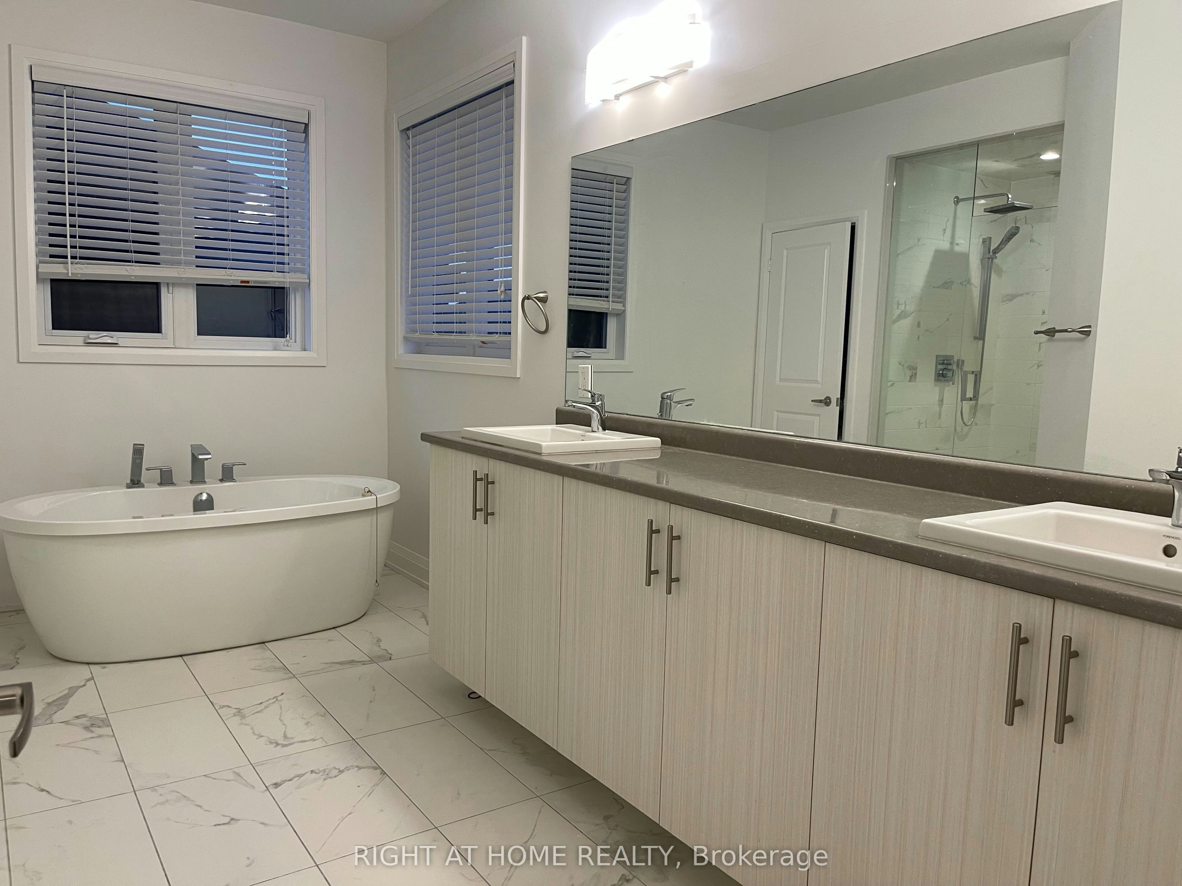 123 Dog Wood Boulevard, East Gwillimbury, ON, L9N 0S9 - 9