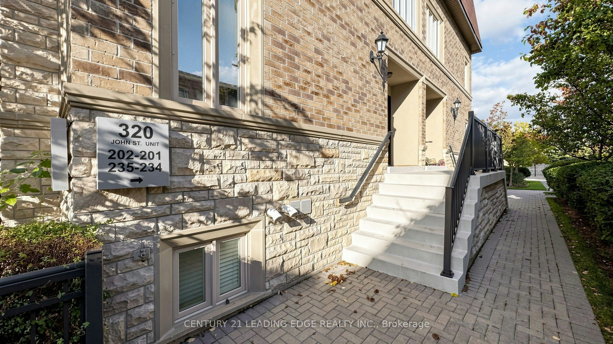 202-320 John Street, Markham, ON, L3T 0B1 - 3