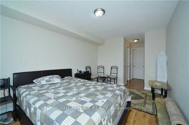 809-330 Red Maple Road, Richmond Hill, ON, L4C 0T6 - 7
