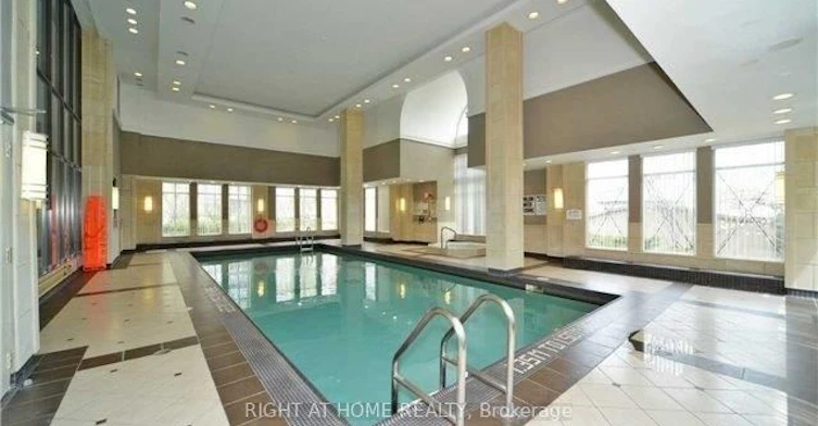 809-330 Red Maple Road, Richmond Hill, ON, L4C 0T6 - 13