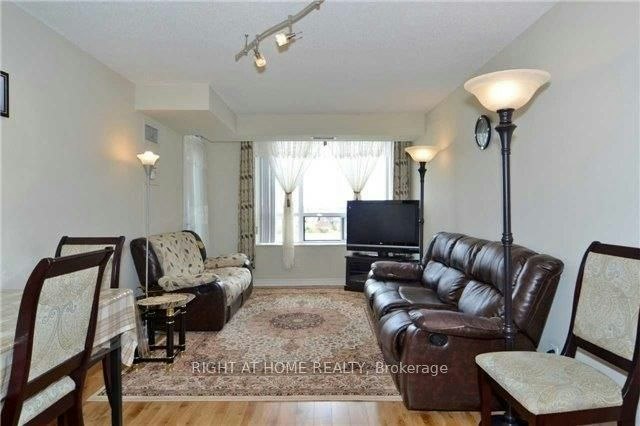809-330 Red Maple Road, Richmond Hill, ON, L4C 0T6 - 10