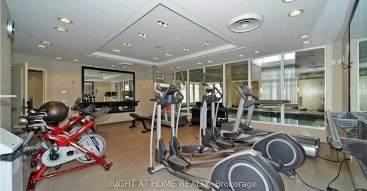 809-330 Red Maple Road, Richmond Hill, ON, L4C 0T6 - 3
