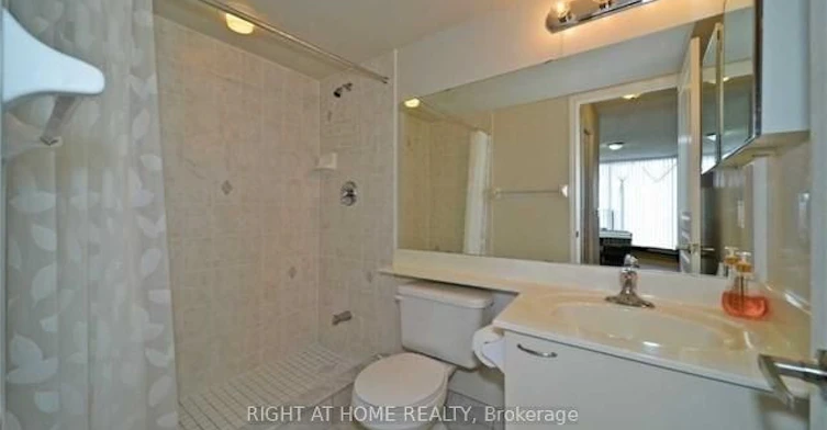 809-330 Red Maple Road, Richmond Hill, ON, L4C 0T6 - 6
