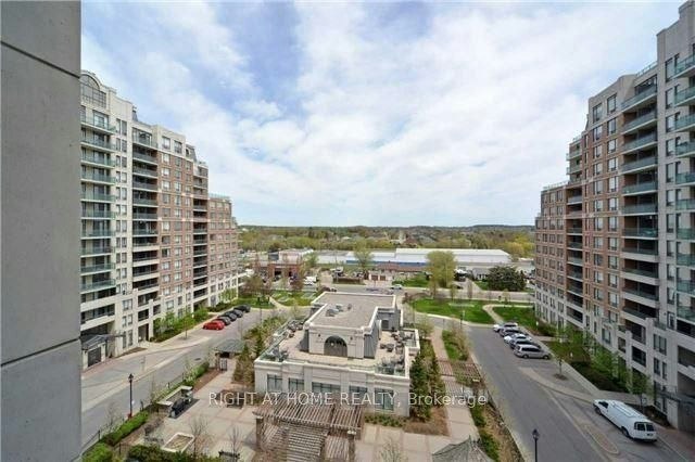 809-330 Red Maple Road, Richmond Hill, ON, L4C 0T6 - 4