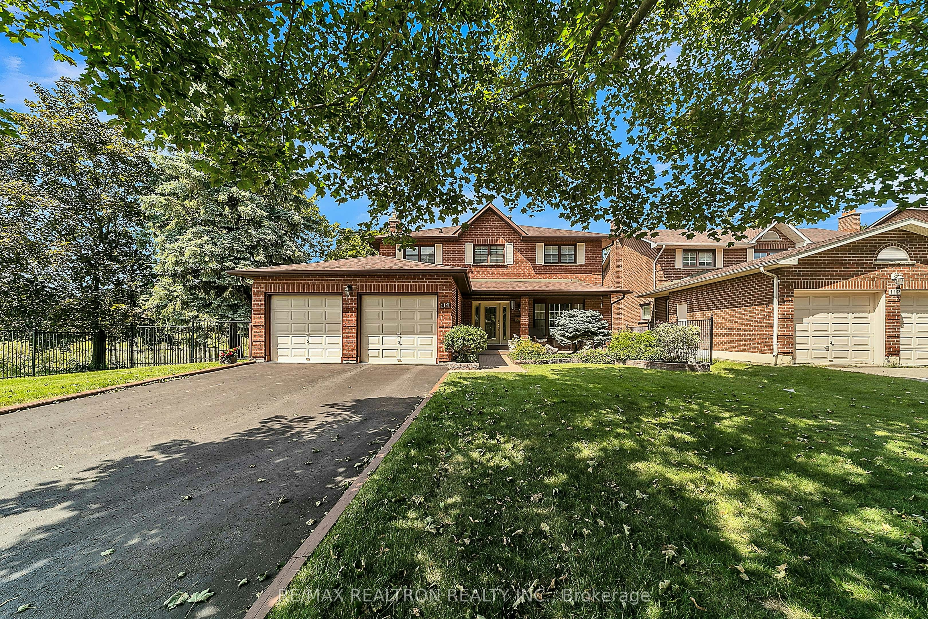 114 Golf Links Drive S, Aurora, ON, L4G 3V3
