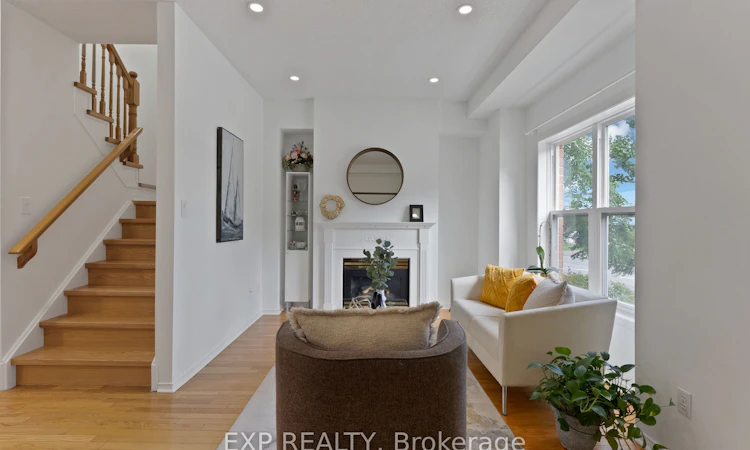 11 Maple Park Way