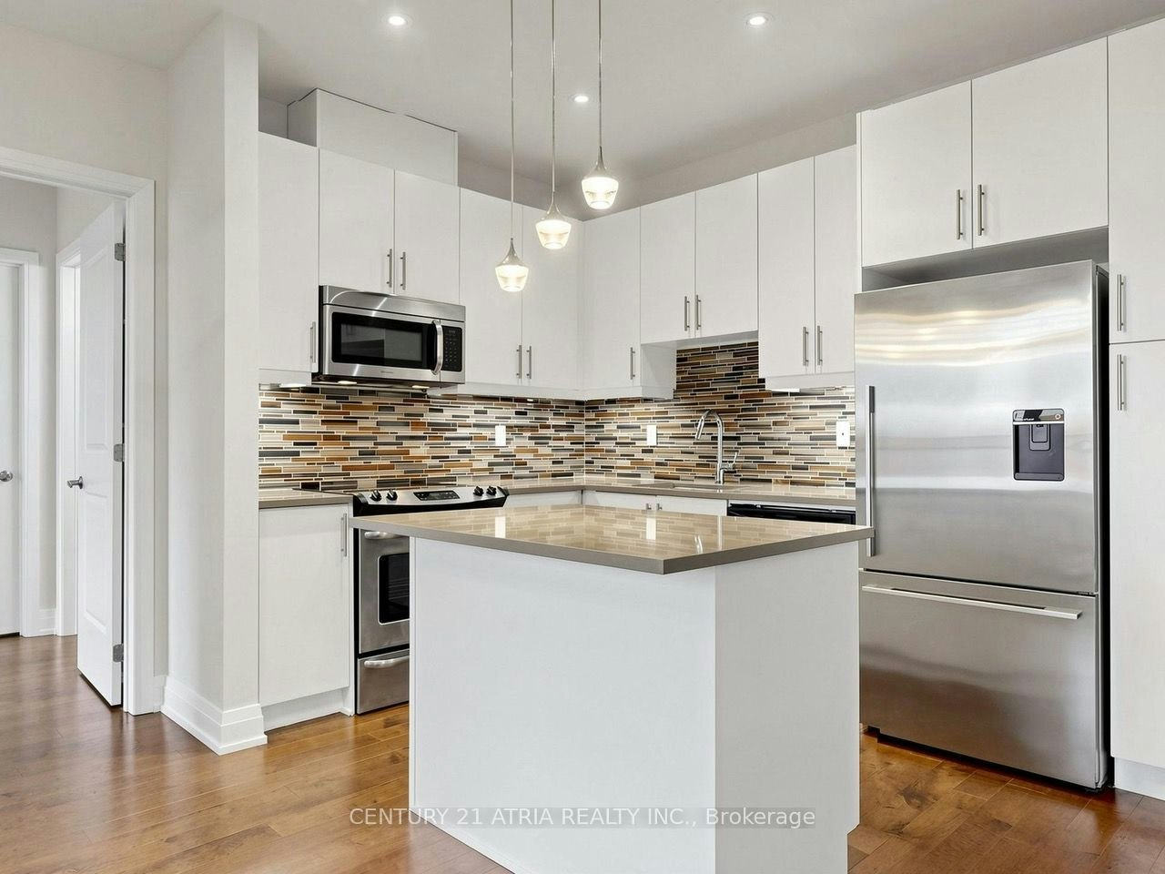 512-15277 Yonge Street, Aurora, ON, L4G 1Y3