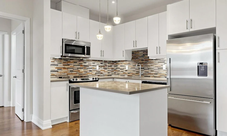 512-15277 Yonge Street