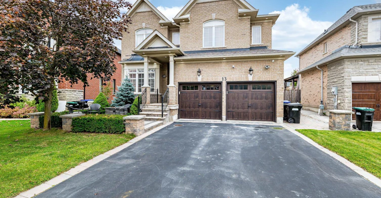 13 Vista Drive, Bradford West Gwillimbury, ON, L3Z 0B6