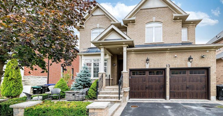 13 Vista Drive, Bradford West Gwillimbury, ON, L3Z 0B6 - 2