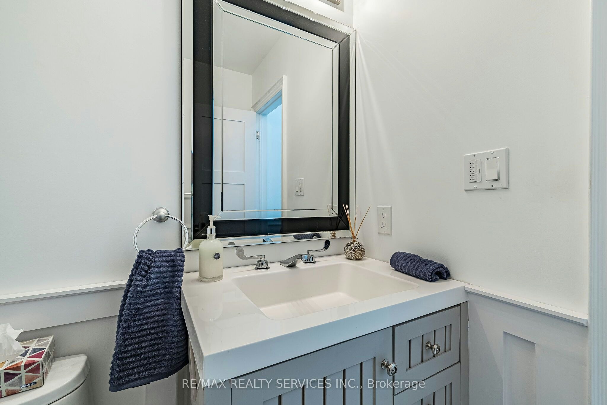 13 Vista Drive, Bradford West Gwillimbury, ON, L3Z 0B6 - 13