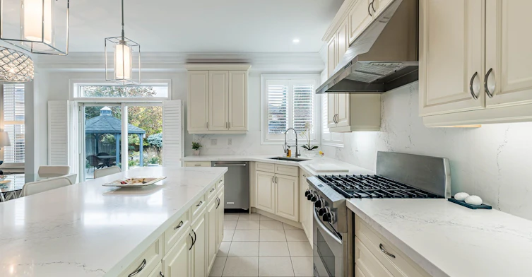 13 Vista Drive, Bradford West Gwillimbury, ON, L3Z 0B6 - 24