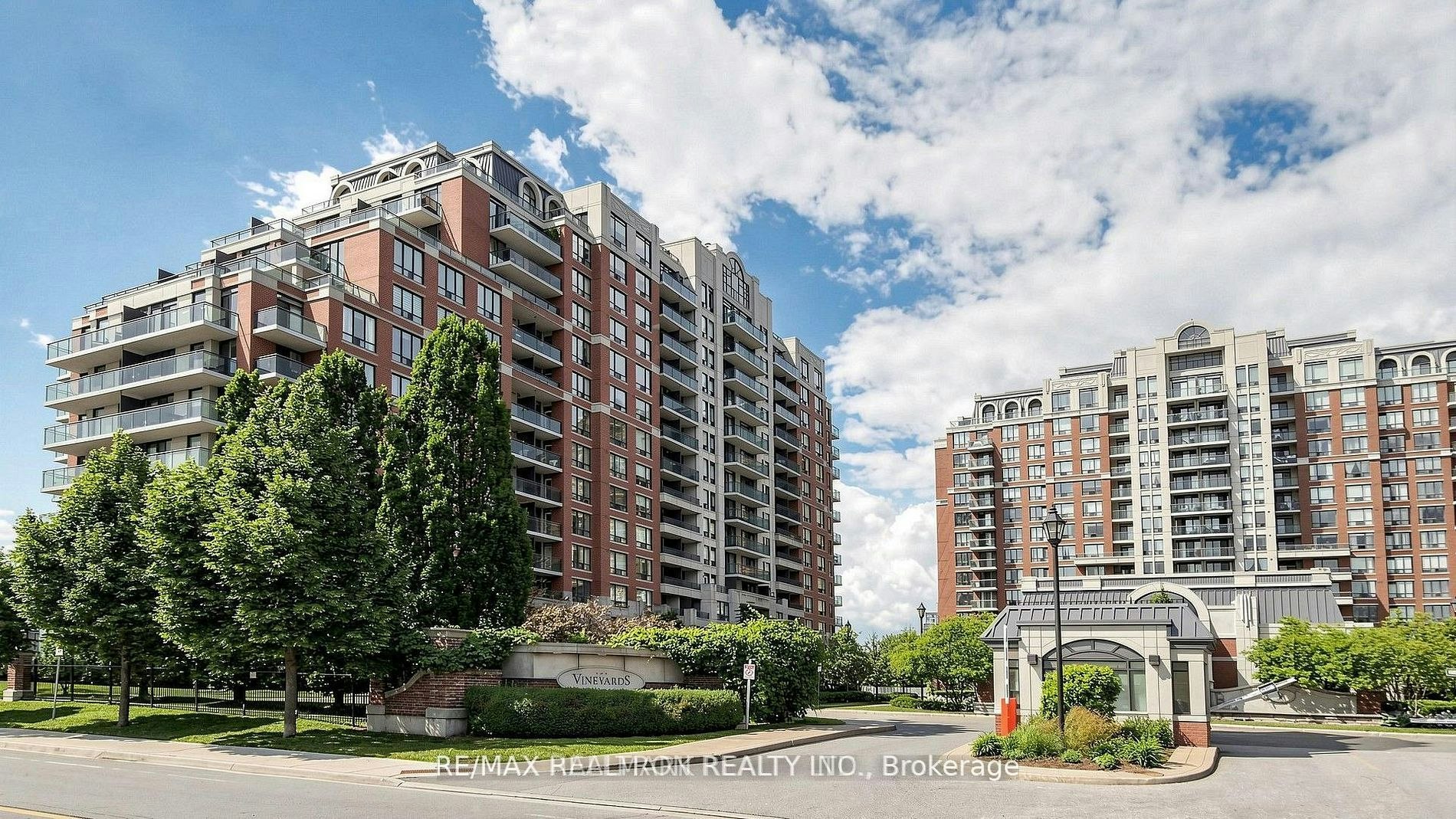 712-310 Red Maple Road, Richmond Hill, ON, L4C 0T7 - 4