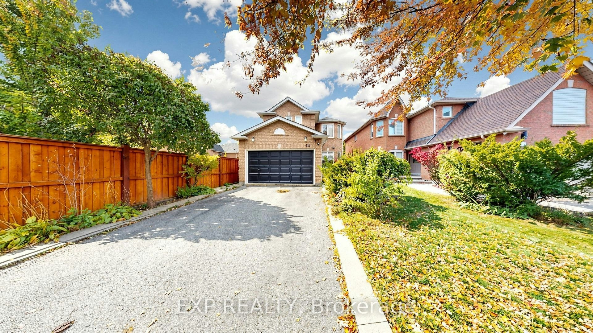 416 Bartholomew Drive, Newmarket, ON, L3X 2E5