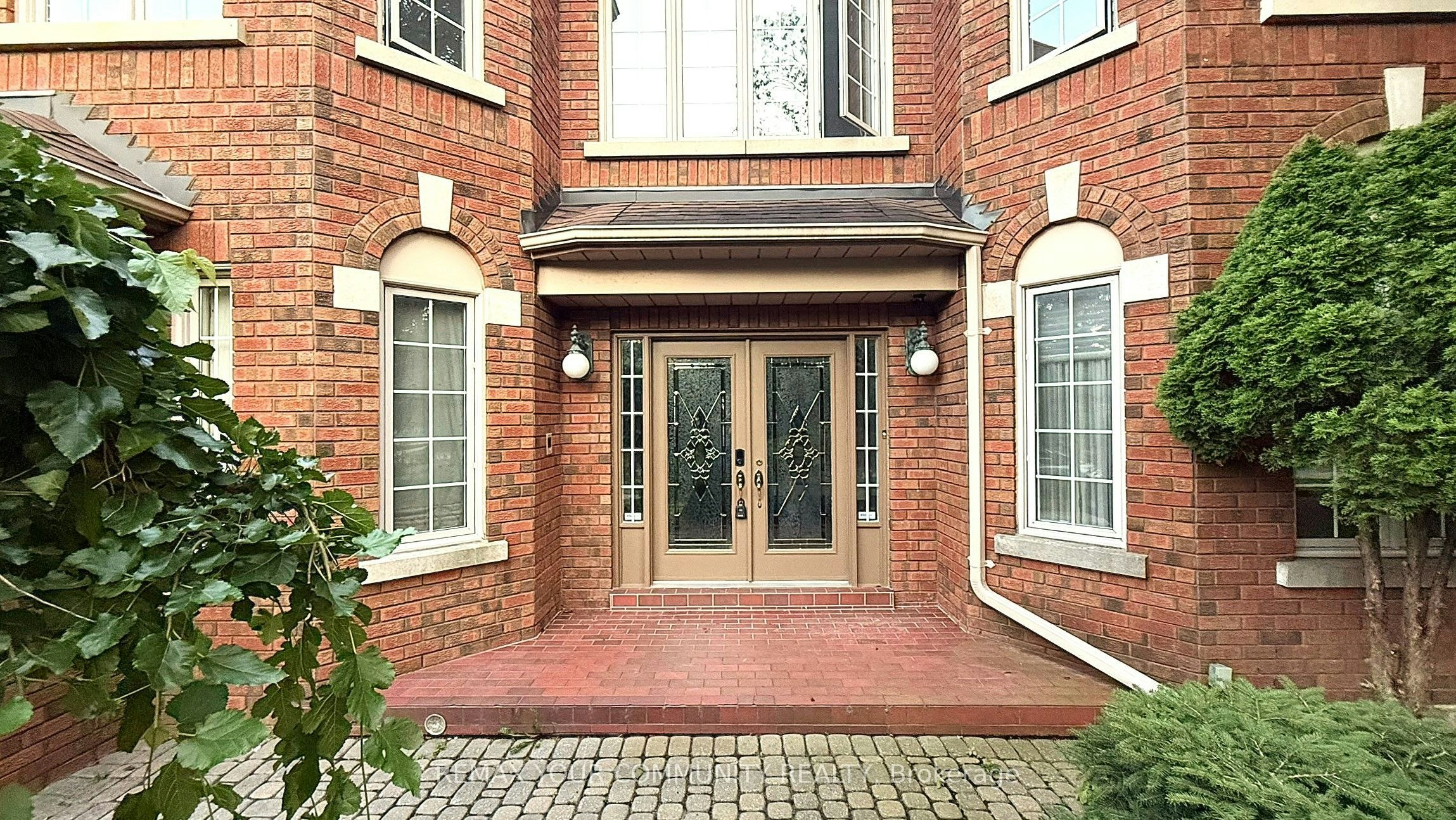 7 Crescentview Road, Richmond Hill, ON, L4B 2Z1 - 2