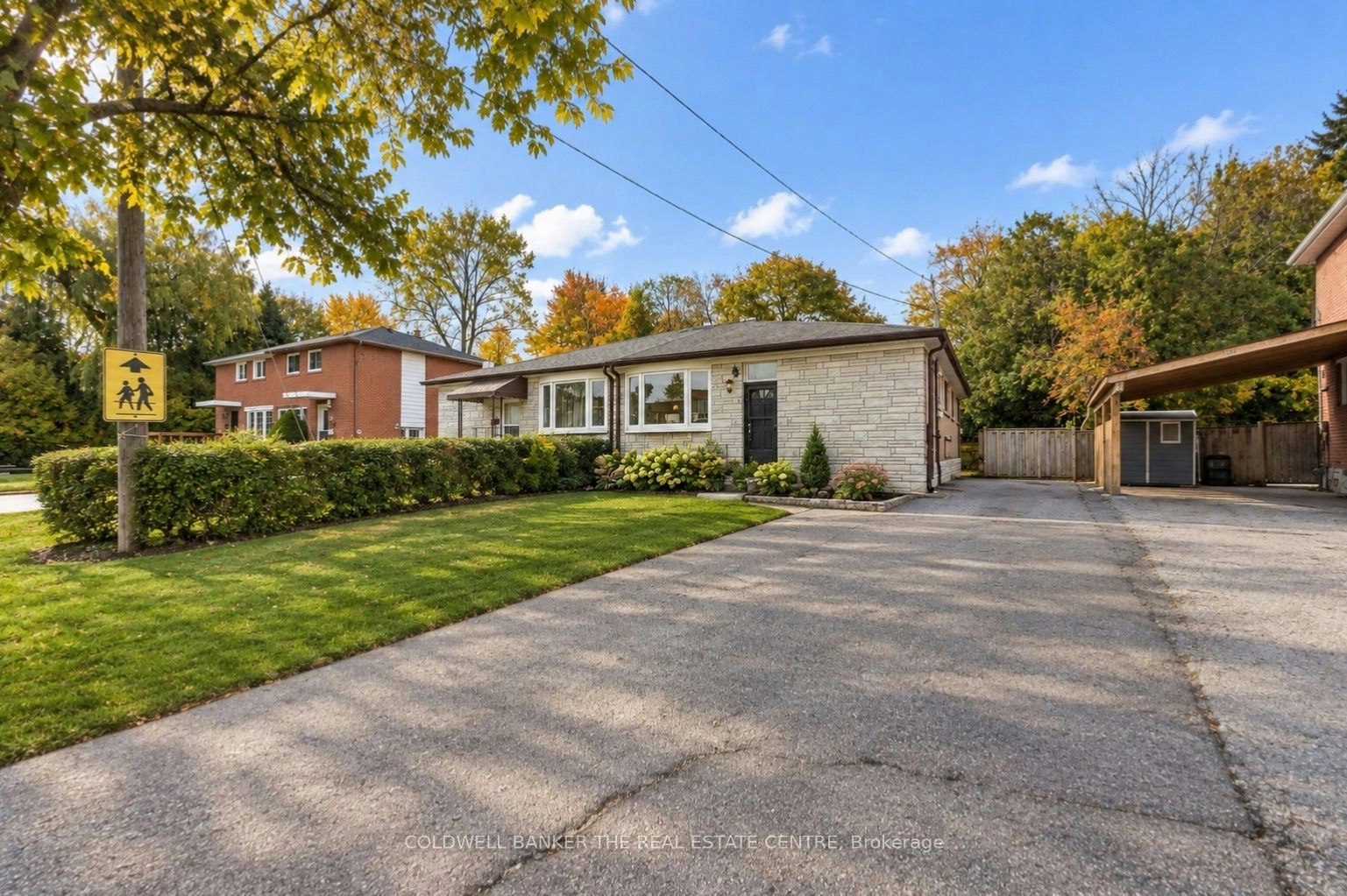 21 Glass Drive, Aurora, ON, L4G 2E5