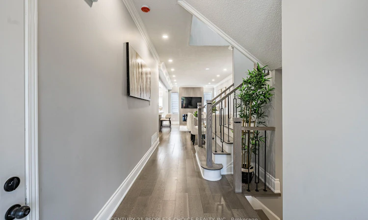 211 Wildberry Crescent