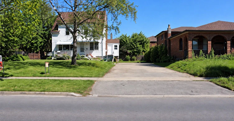 154 Crestwood Road, Vaughan, ON, L4J 1A6