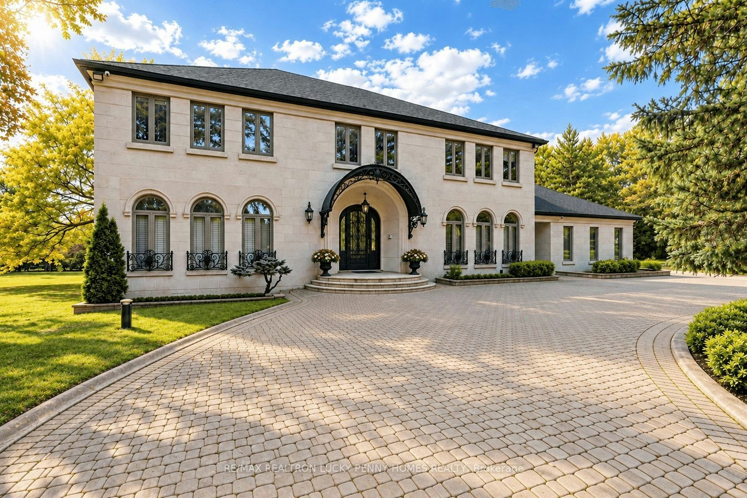 6 Devon Court, Markham, ON, L6C 1B3