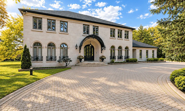 6 Devon Court