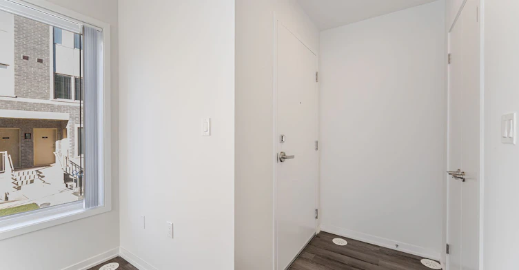195-141 Honeycrisp Crescent, Vaughan, ON, L4K 5Z8 - 7