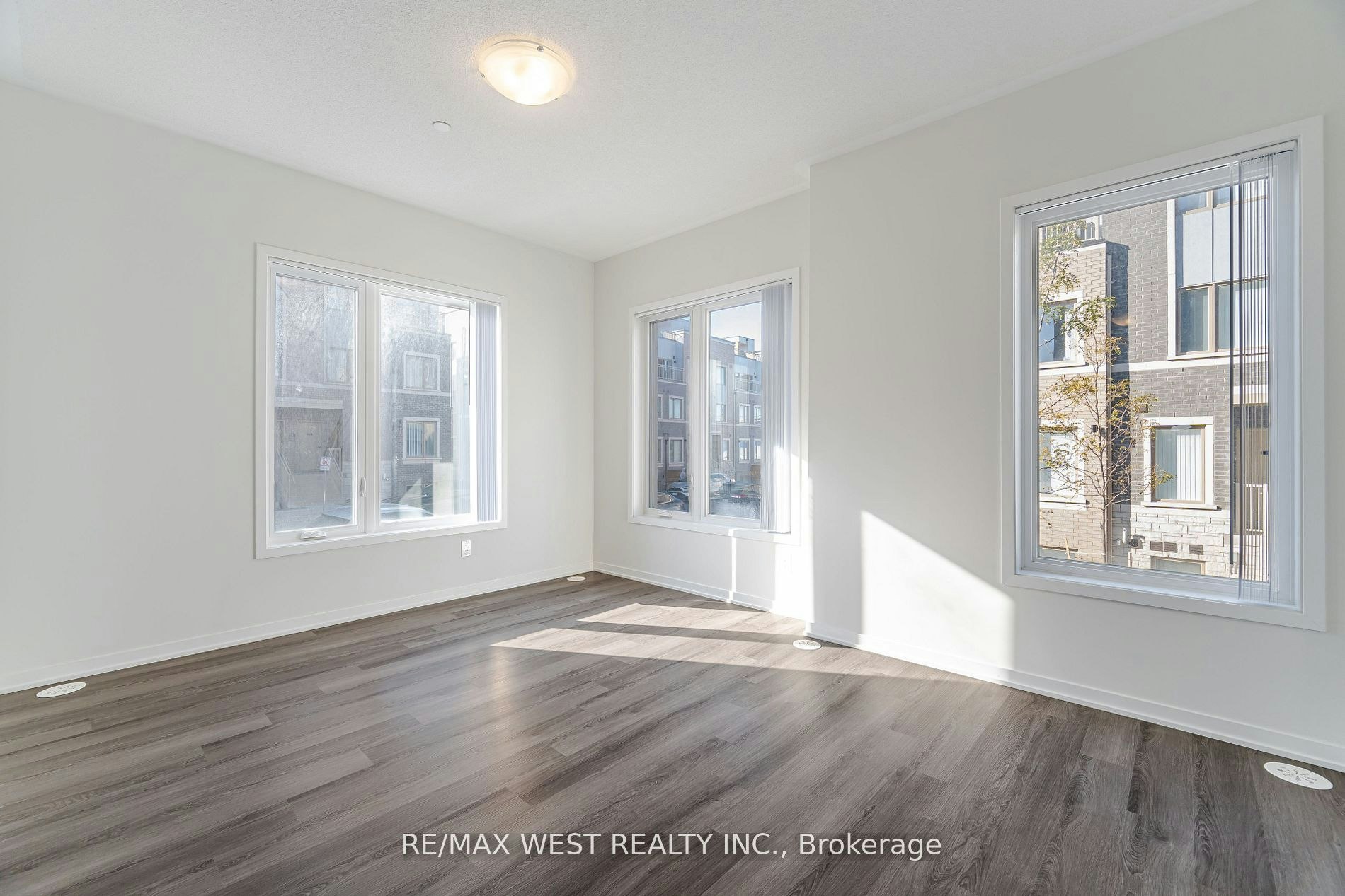 195-141 Honeycrisp Crescent, Vaughan, ON, L4K 5Z8 - 8