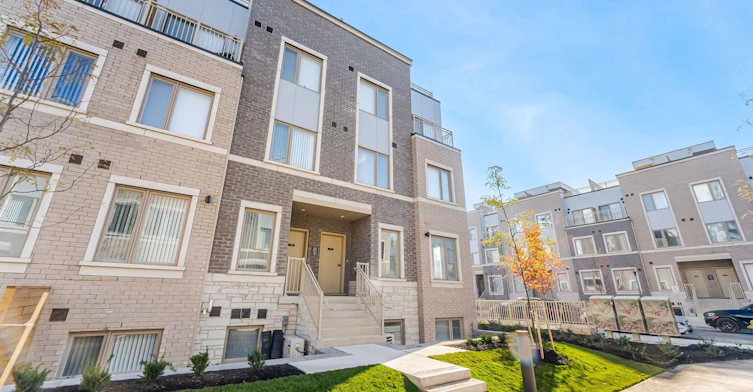 195-141 Honeycrisp Crescent, Vaughan, ON, L4K 5Z8 - 3