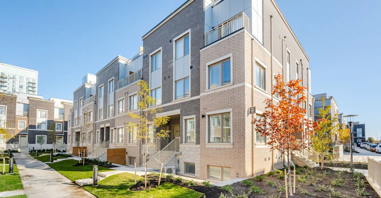 195-141 Honeycrisp Crescent, Vaughan, ON, L4K 5Z8 - 2