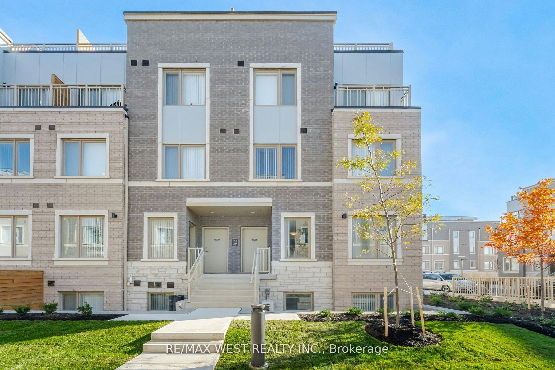195-141 Honeycrisp Crescent, Vaughan, ON, L4K 5Z8