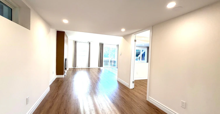 Lower-22 Upbound Court, East Gwillimbury, ON, L9N 0W1 - 8