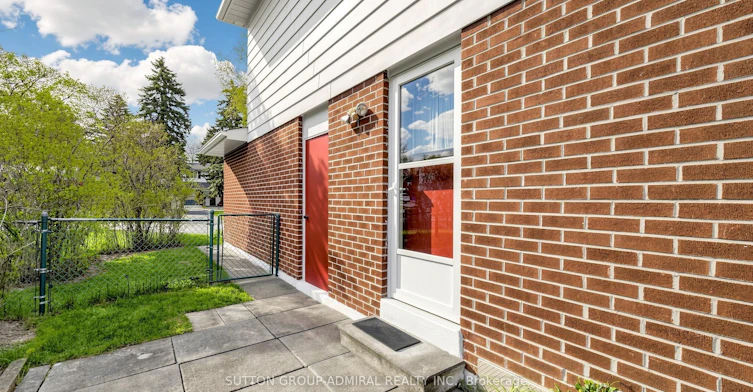 6 Shady Lane Crescent, Markham, ON, L3T 3W7 - 3