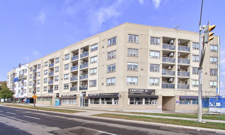 304-160 Wellington Street E