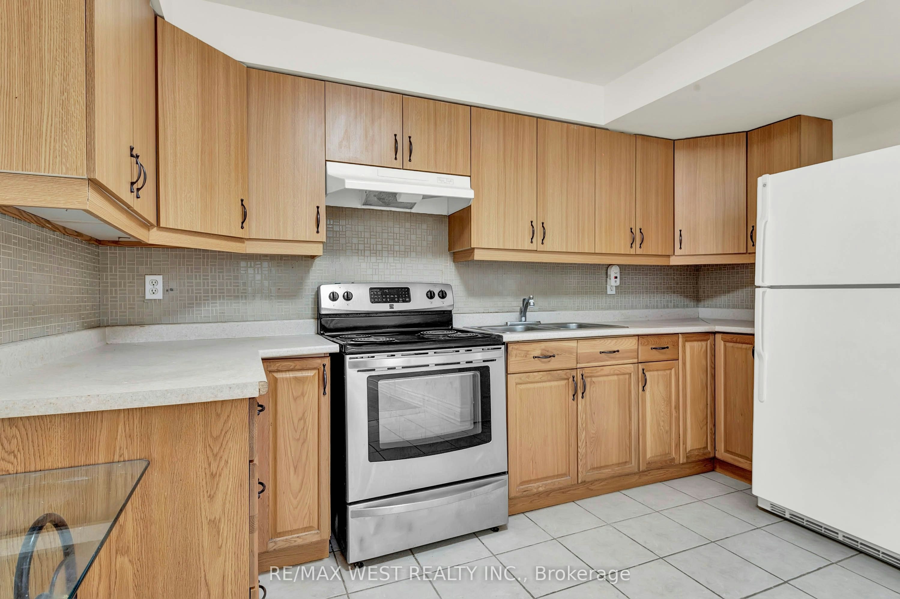 Bsmt-131 Bernard Avenue, Richmond Hill, ON, L4C 9Z6 - 6