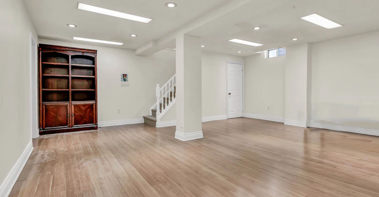 Bsmt-131 Bernard Avenue, Richmond Hill, ON, L4C 9Z6 - 2