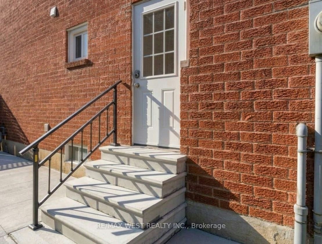 Bsmt-131 Bernard Avenue, Richmond Hill, ON, L4C 9Z6 - 13
