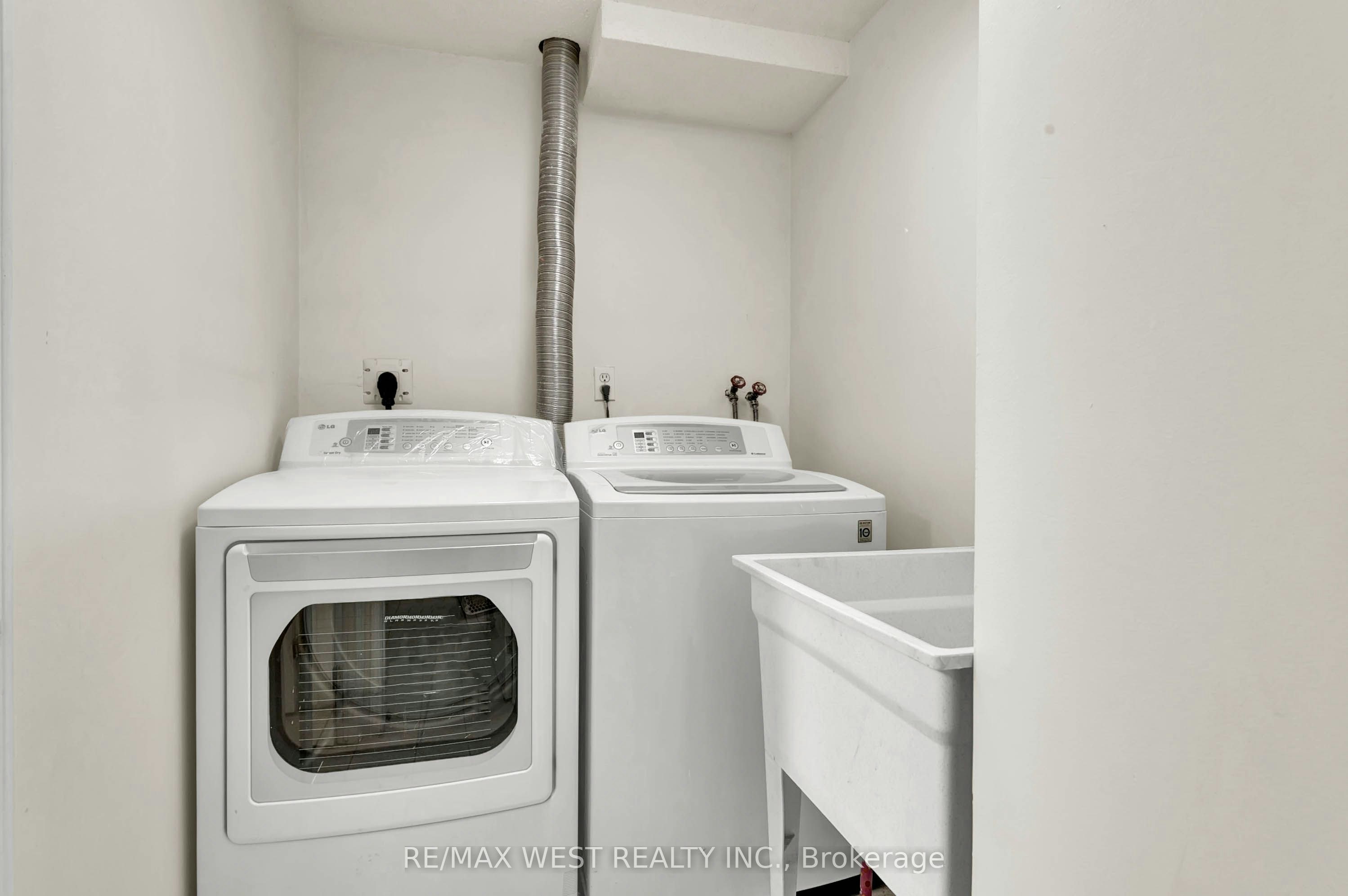 Bsmt-131 Bernard Avenue, Richmond Hill, ON, L4C 9Z6 - 10