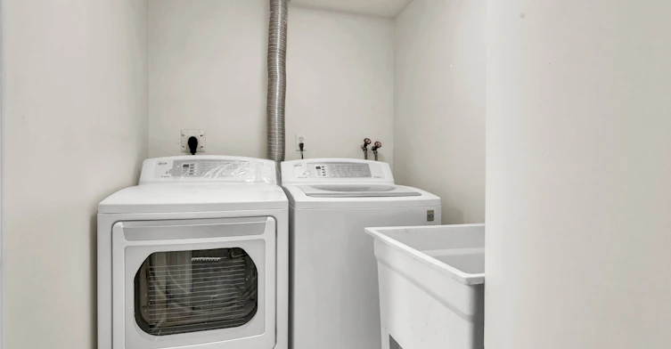 Bsmt-131 Bernard Avenue, Richmond Hill, ON, L4C 9Z6 - 10