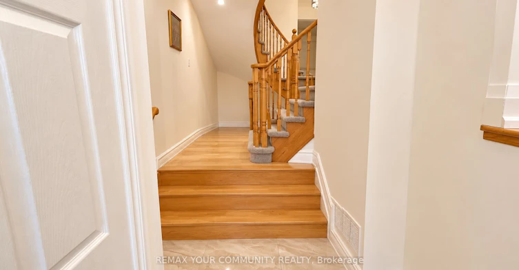8 Edgemont Court, Richmond Hill, ON, L4S 2H8 - 20
