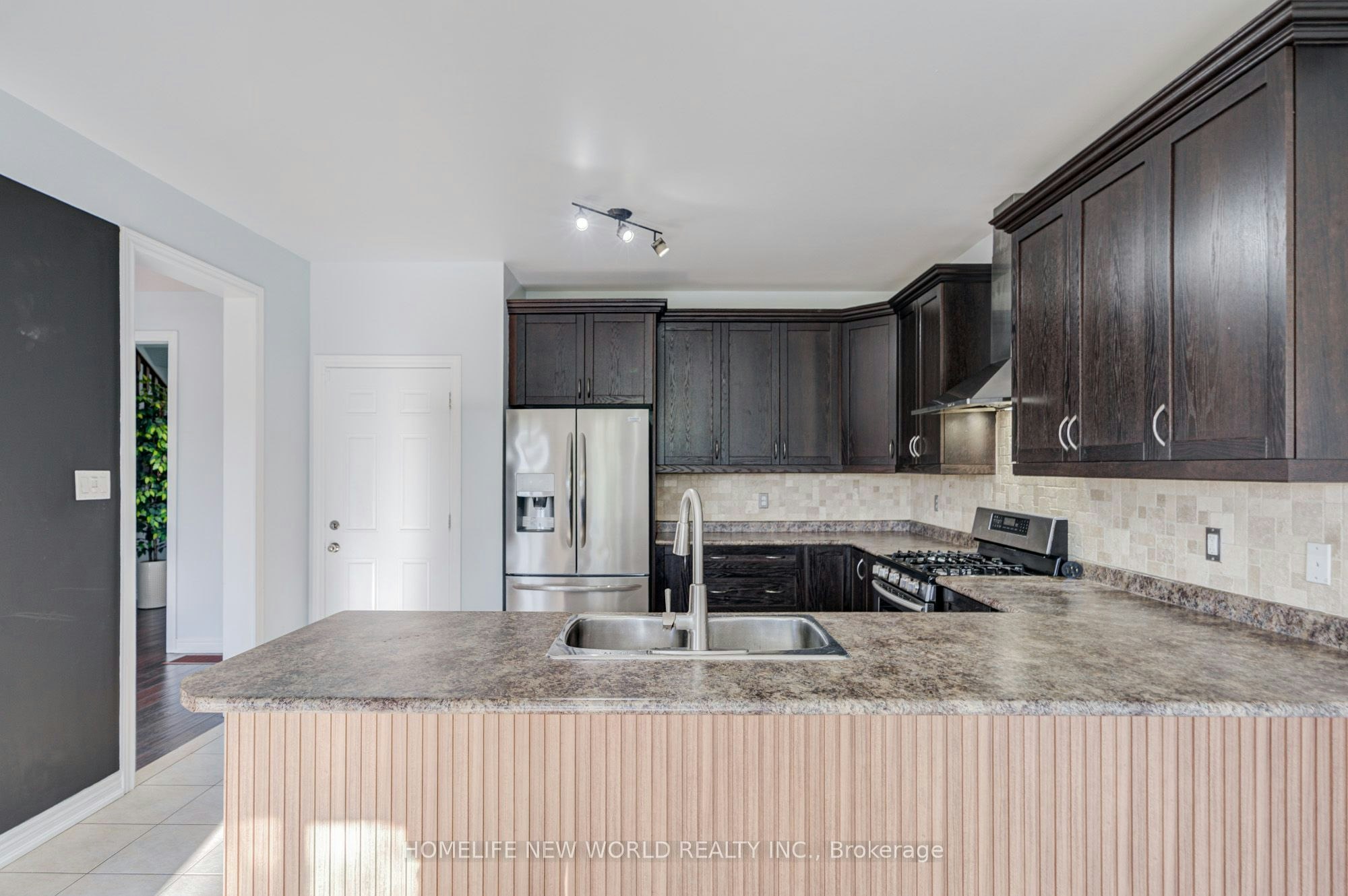 146 Art West Avenue, Newmarket, ON, L3X 0C1 - 16