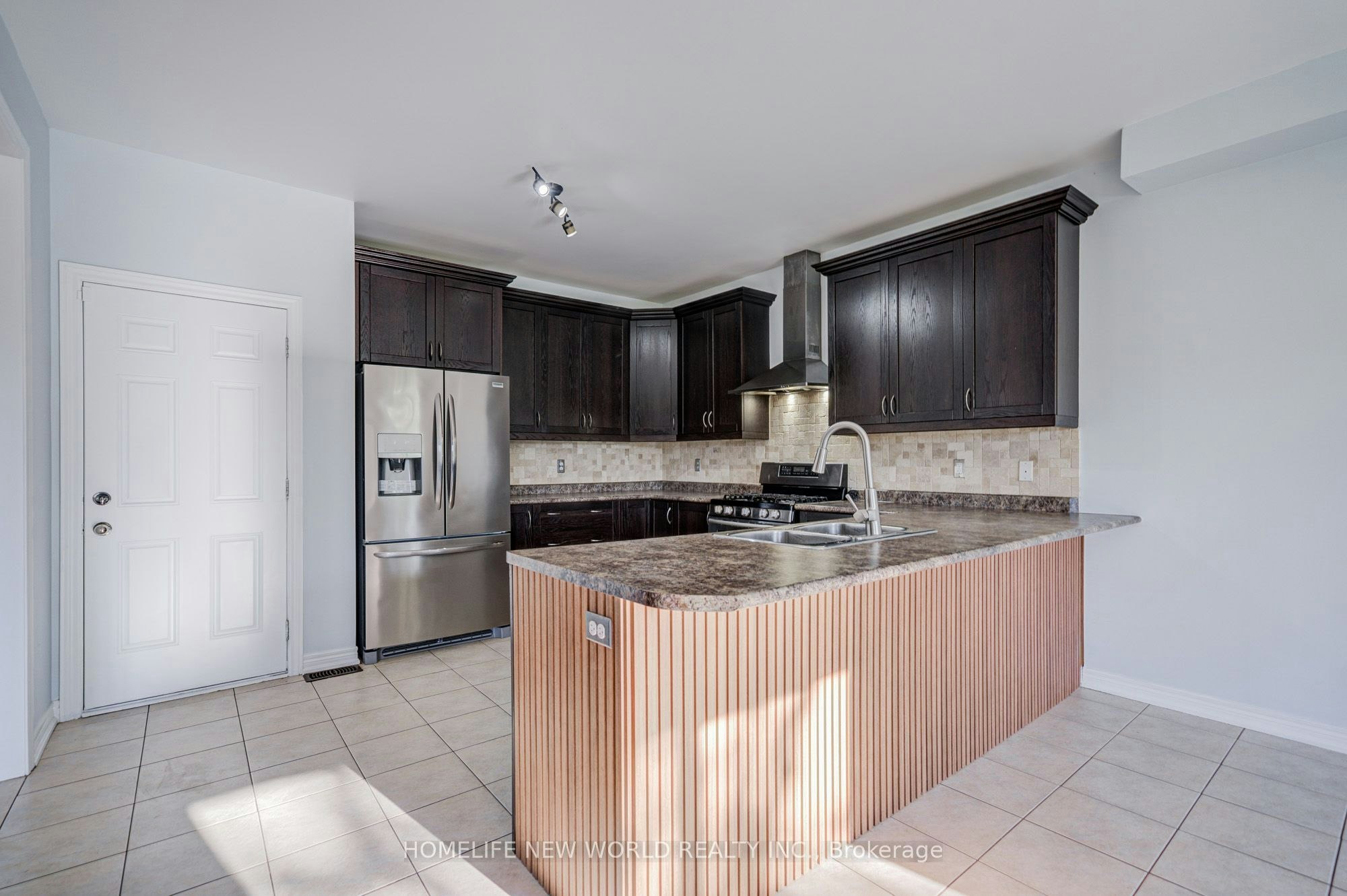 146 Art West Avenue, Newmarket, ON, L3X 0C1 - 17