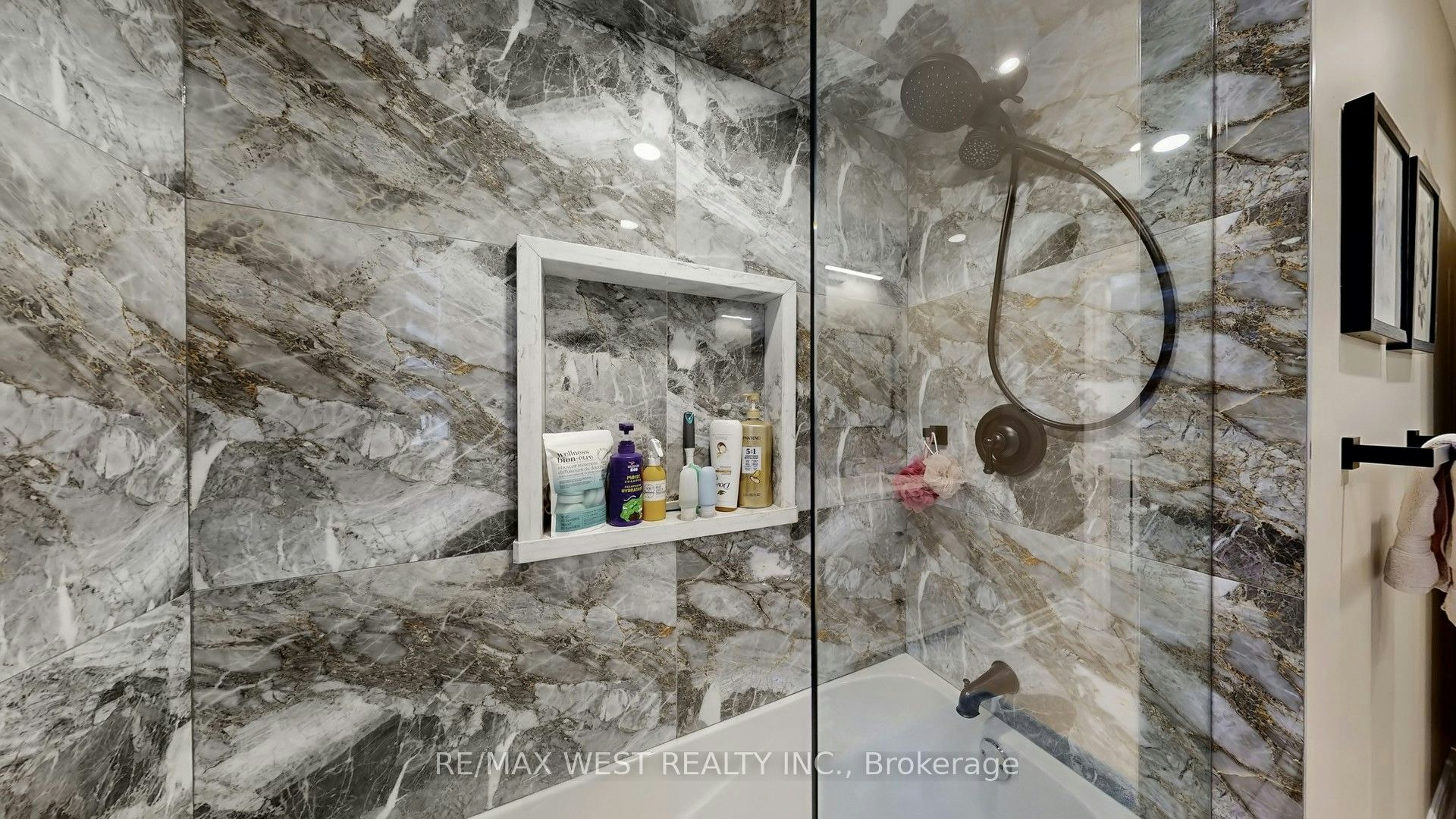 31 Mulholland Drive, Vaughan, ON, L4J 7T7 - 39
