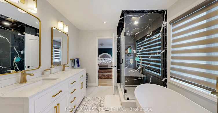 31 Mulholland Drive, Vaughan, ON, L4J 7T7 - 31