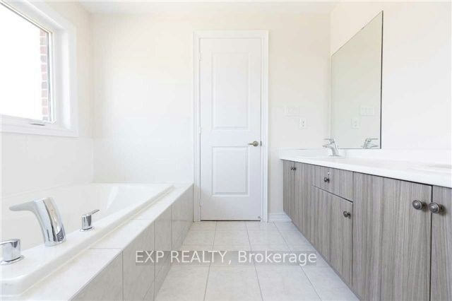60 Starkweather Street, Aurora, ON, L4G 0Z2 - 16