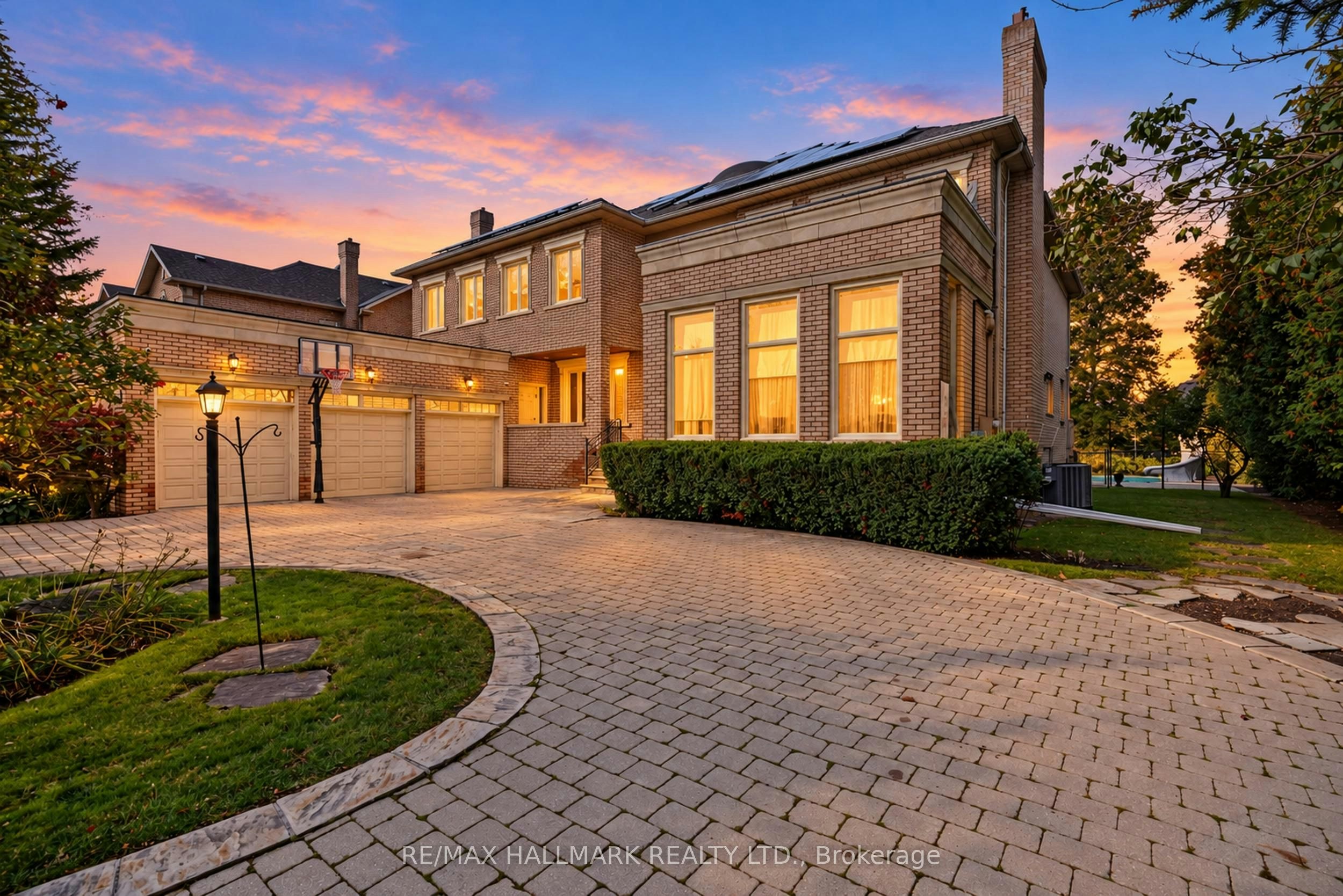 28 Renaissance Court W, Vaughan, ON, L4J 7W4